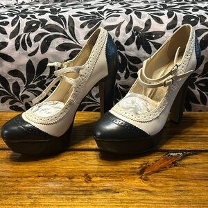 . Lauren Conrad platforms